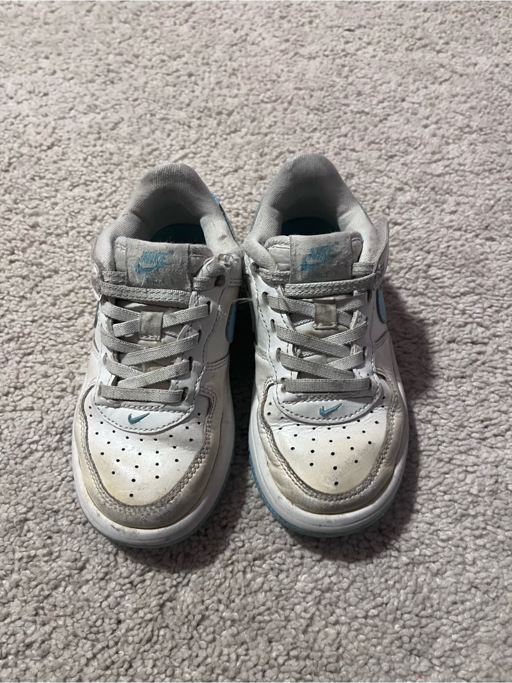 Nike Kids White and Light Blue Low-Top Sneakers